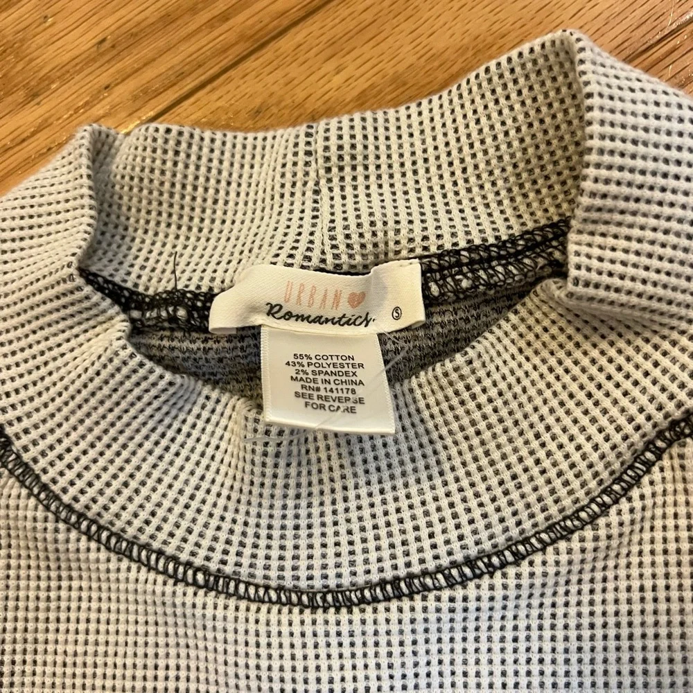 Sweater - Picture 2 of 2